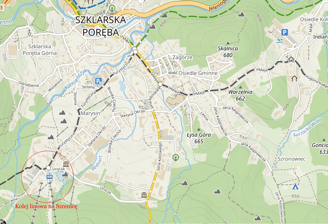 Śnieżne Kotły w Karkonoszach: Dolna stacja kolejki na tle szlaku czarnego