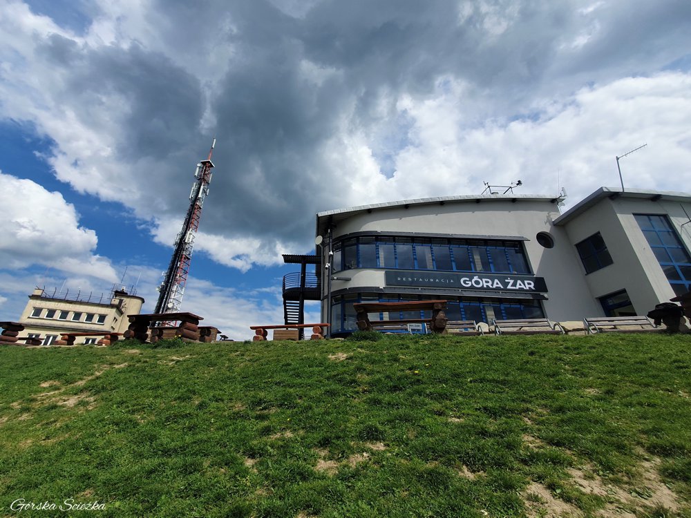 Restauracja Góra Żar znajdująca się przy Górnej stacji KLT