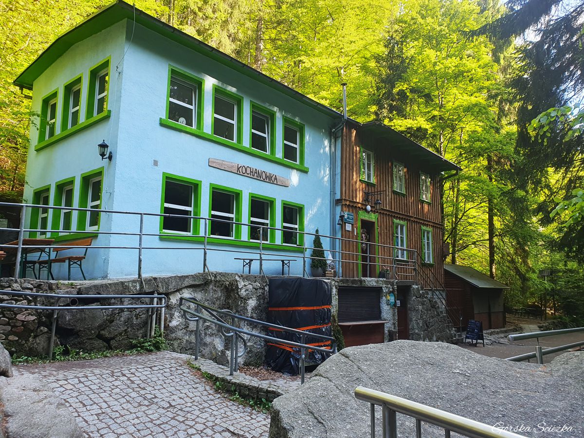 Wodospad Szklarki: Schronisko Kochanówka