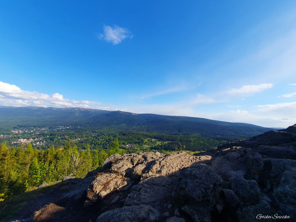 Wysoki Kamień: Panorama z punktu widokowego pod szczytem