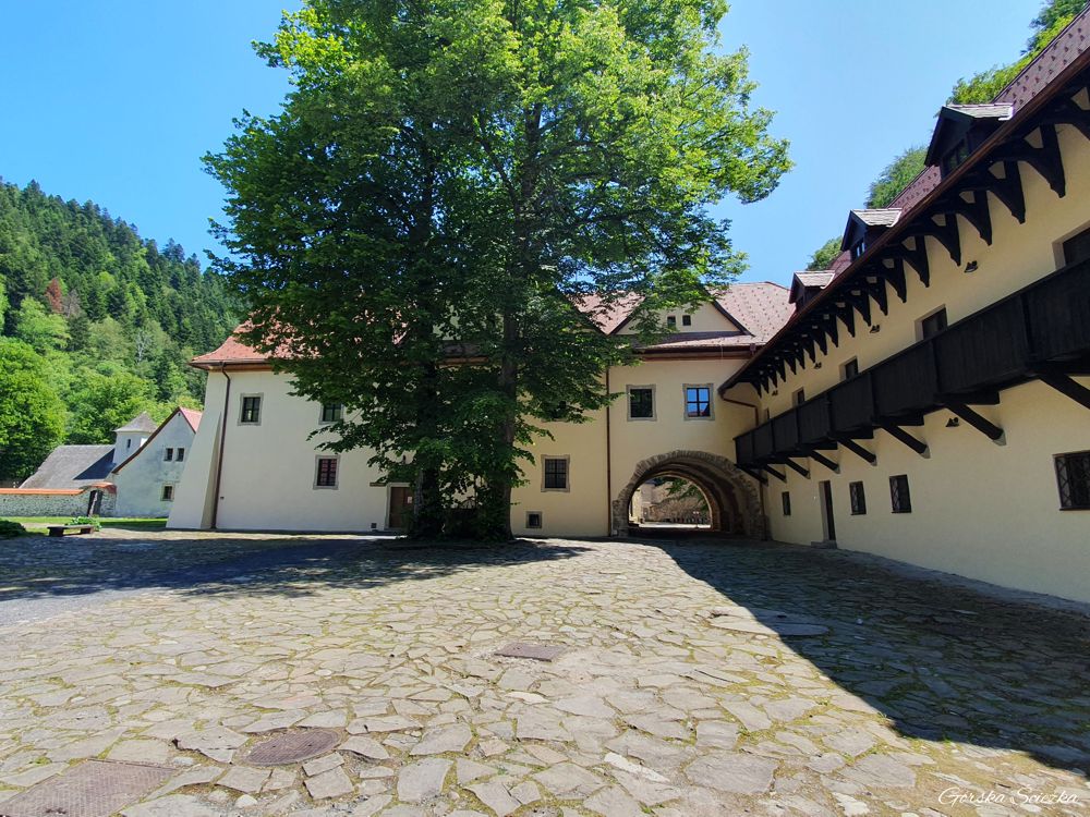 Czerwony Klasztor: Dziedziniec Czerwonego Klasztoru