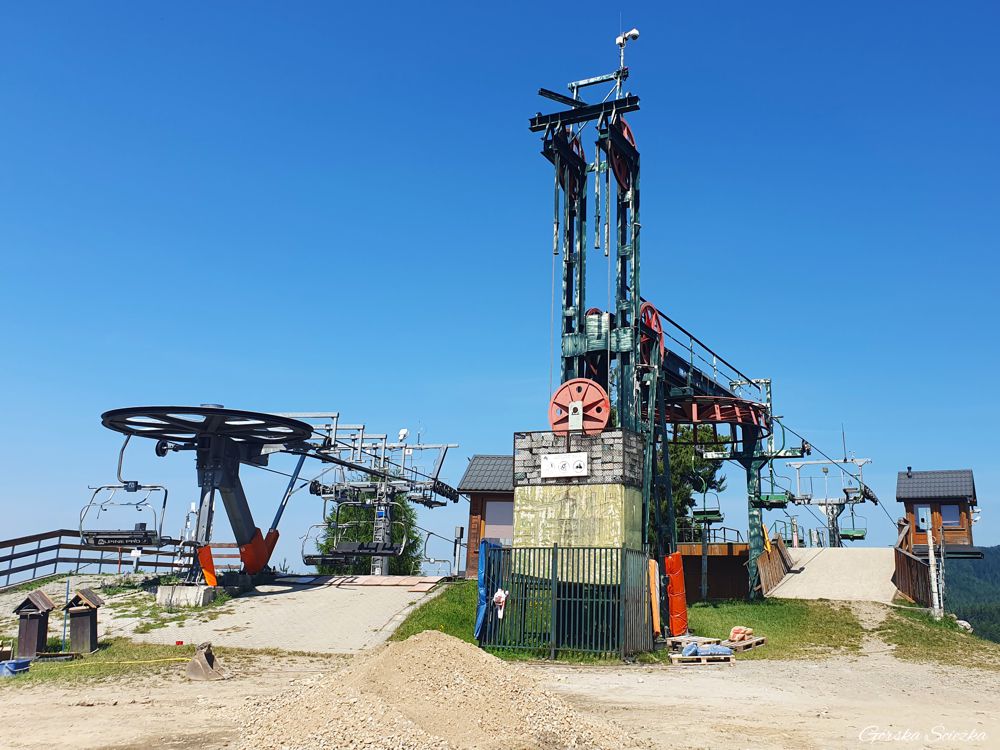 Góra Wdżar: Górna stacja kolejki krzesełkowej