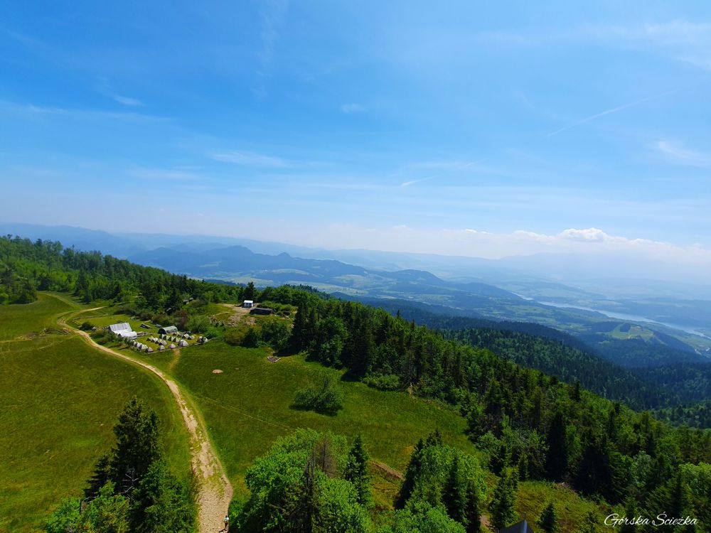Lubań szczyt: Widok na Bazę Namiotową z Lubania