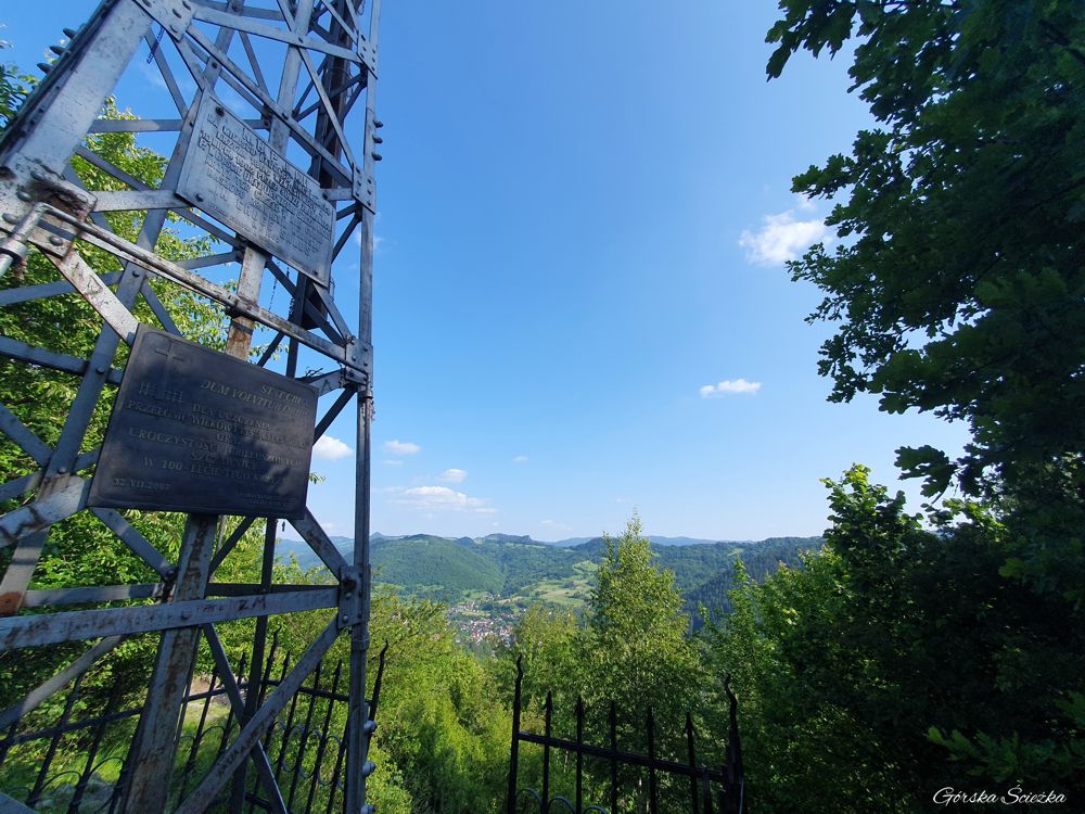 Bacówka PTTK pod Bereśnikiem: Panorama z okolic Bryjarki