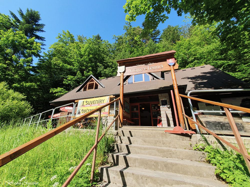 Szczawnica-Czerwony Klasztor: Obiekt gastronomiczny na przejściu granicznym