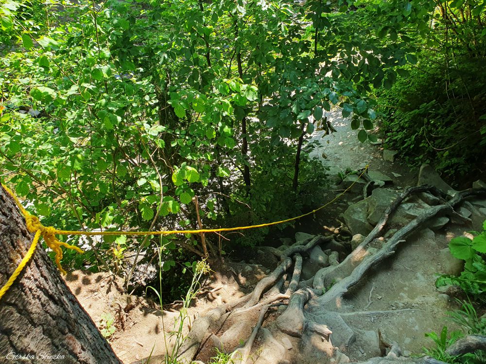Wodospad Zaskalnik: Zejście do Wodospadu Zaskalnik