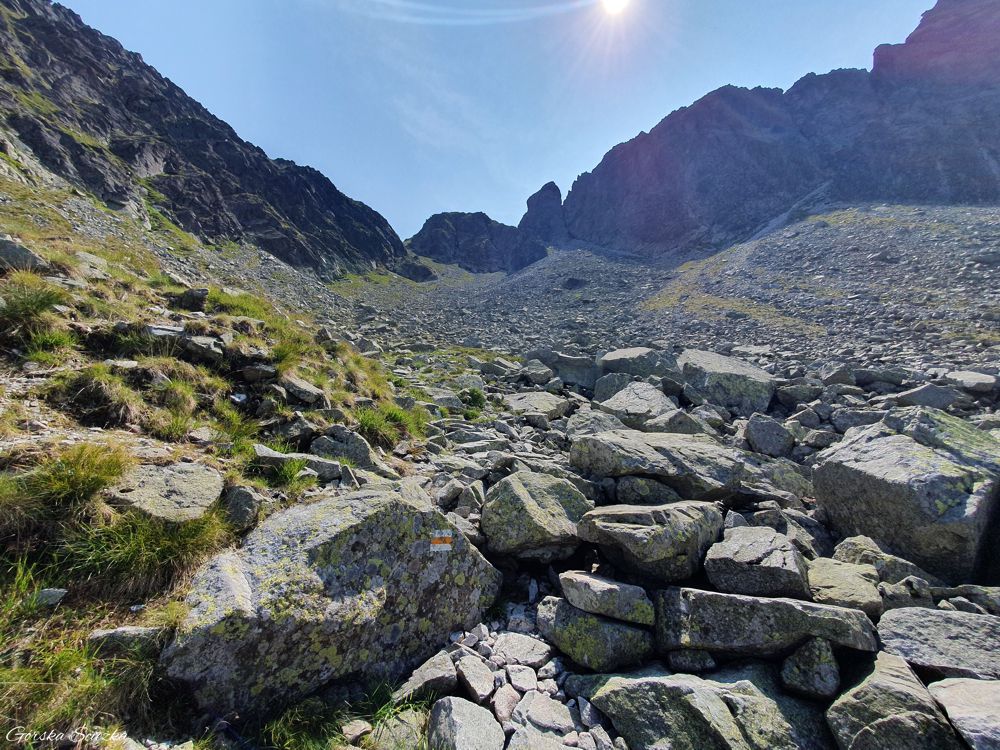 Przełęcz Krzyżne: Przebieg szlaku na Przełęcz Krzyżne