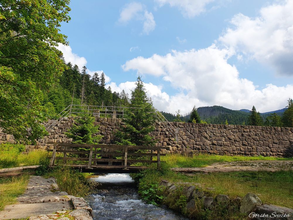 Nosal: Tama pod Nosalem