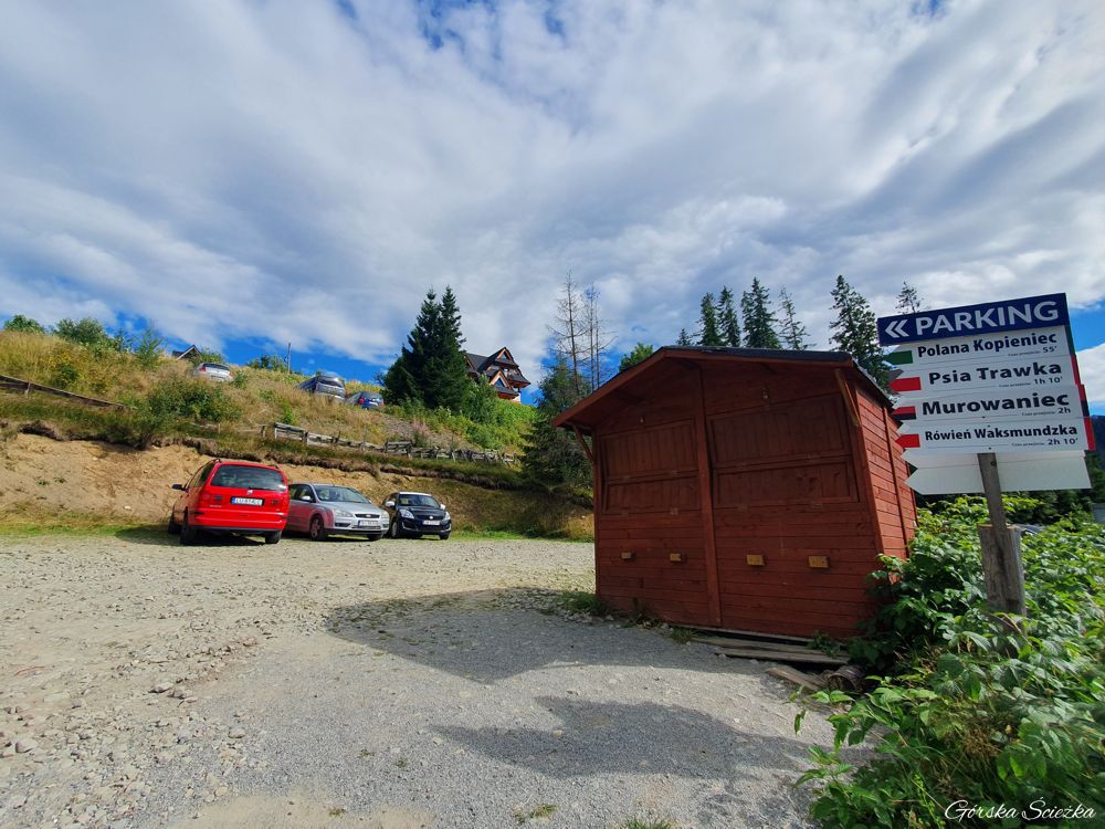 Wielki Kopieniec: Parking przy początku szlaku