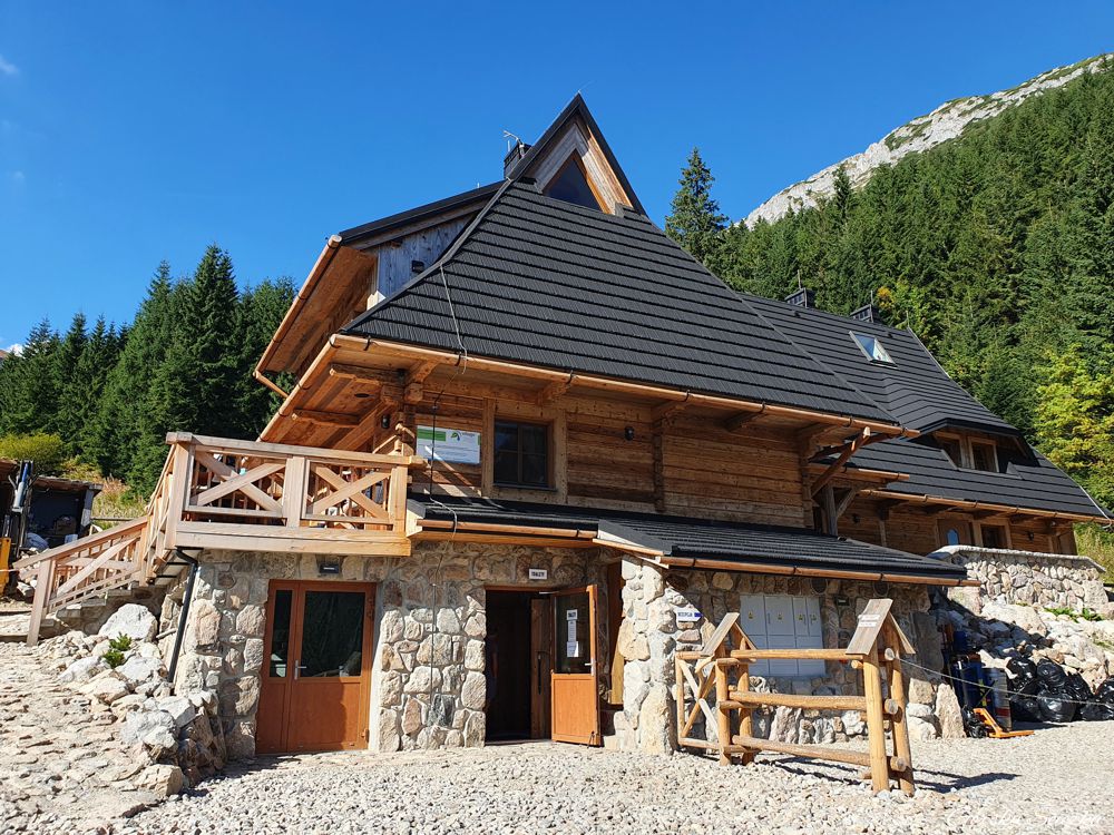 Hala Kondratowa: Nowe Schronisko PTTK na Hali Kondratowej