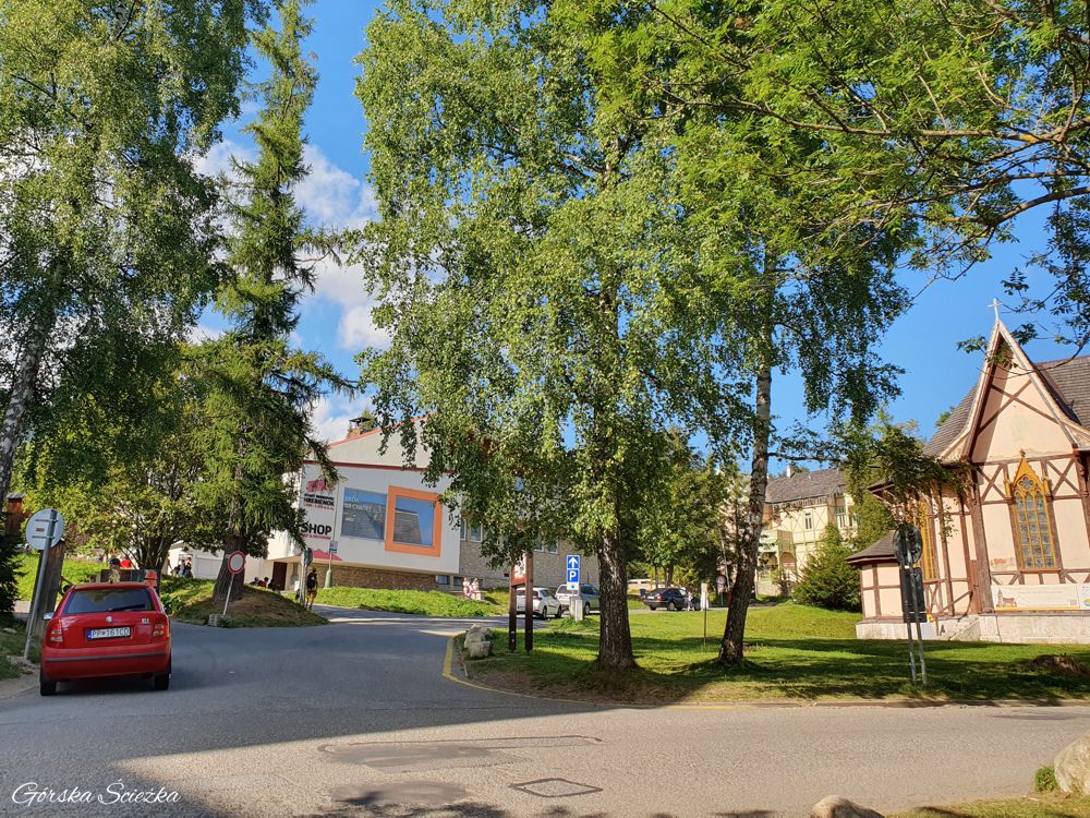 Przed parkingiem w Starym Smokowcu