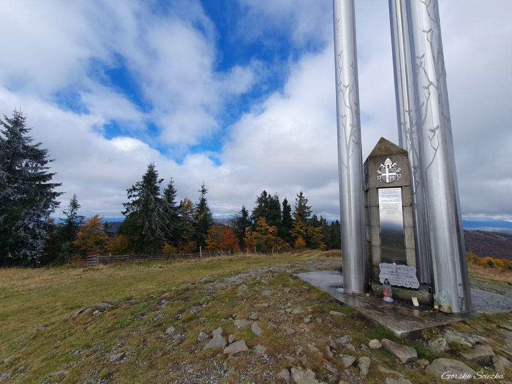 Bendoszka Wielka: Kamień Węgielny pod Krzyżem Jubileuszowym