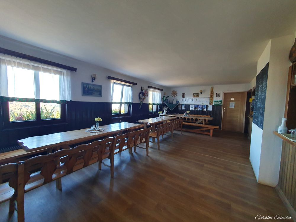 Wnętrze Schroniska PTTK na Hali Boraczej