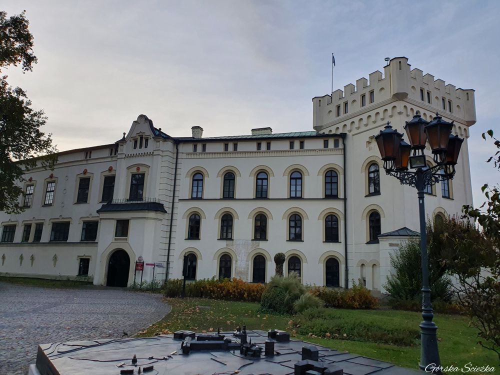 Park Zamkowy w Żywcu: Stary Zamek (Muzeum w Żywcu)