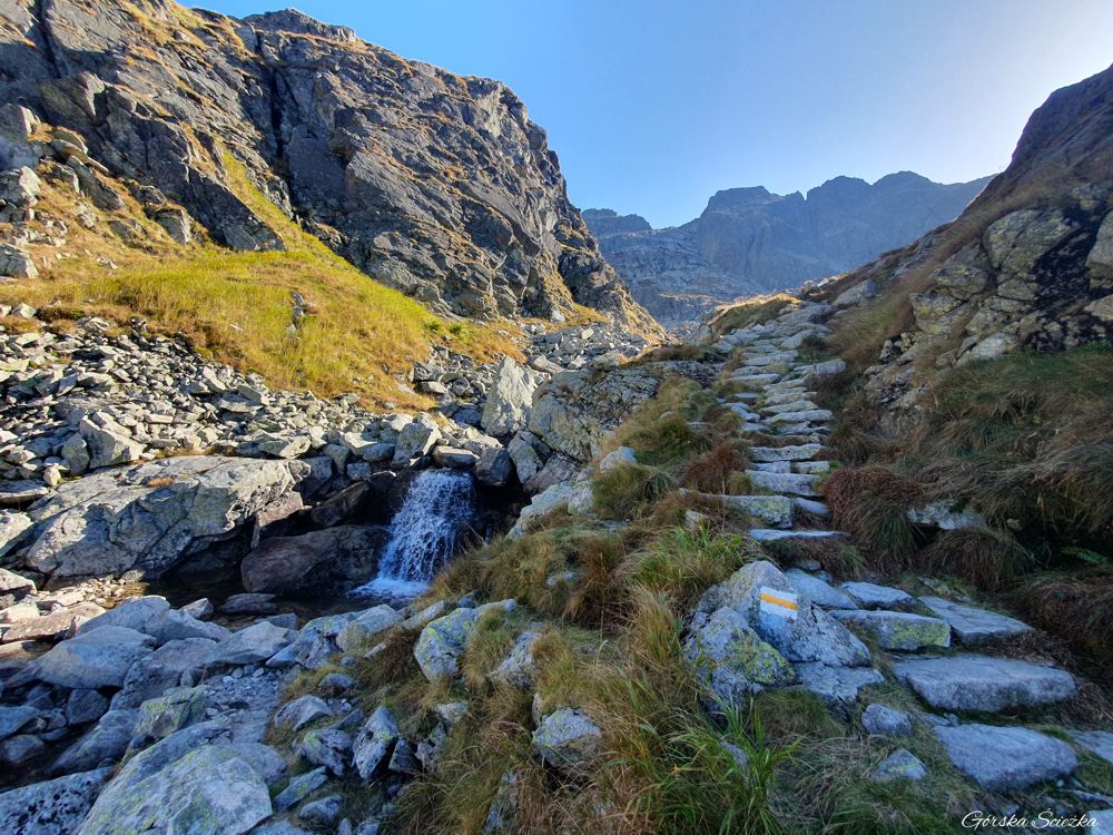 Zadni Granat: Wodospady przy szlaku żółtym