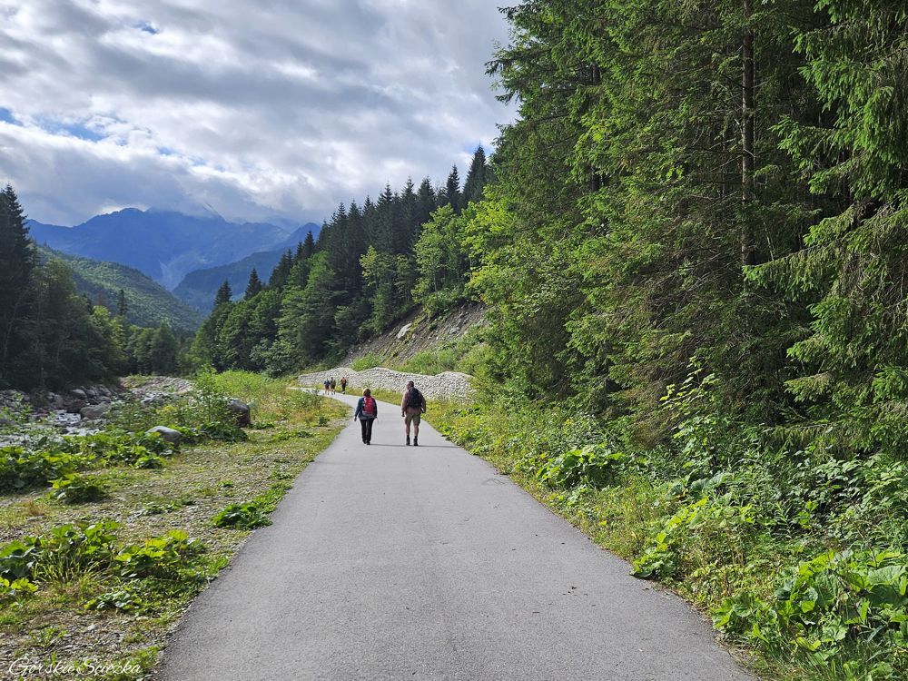 Polana pod Muraniem: Fragment szlaku turystycznego