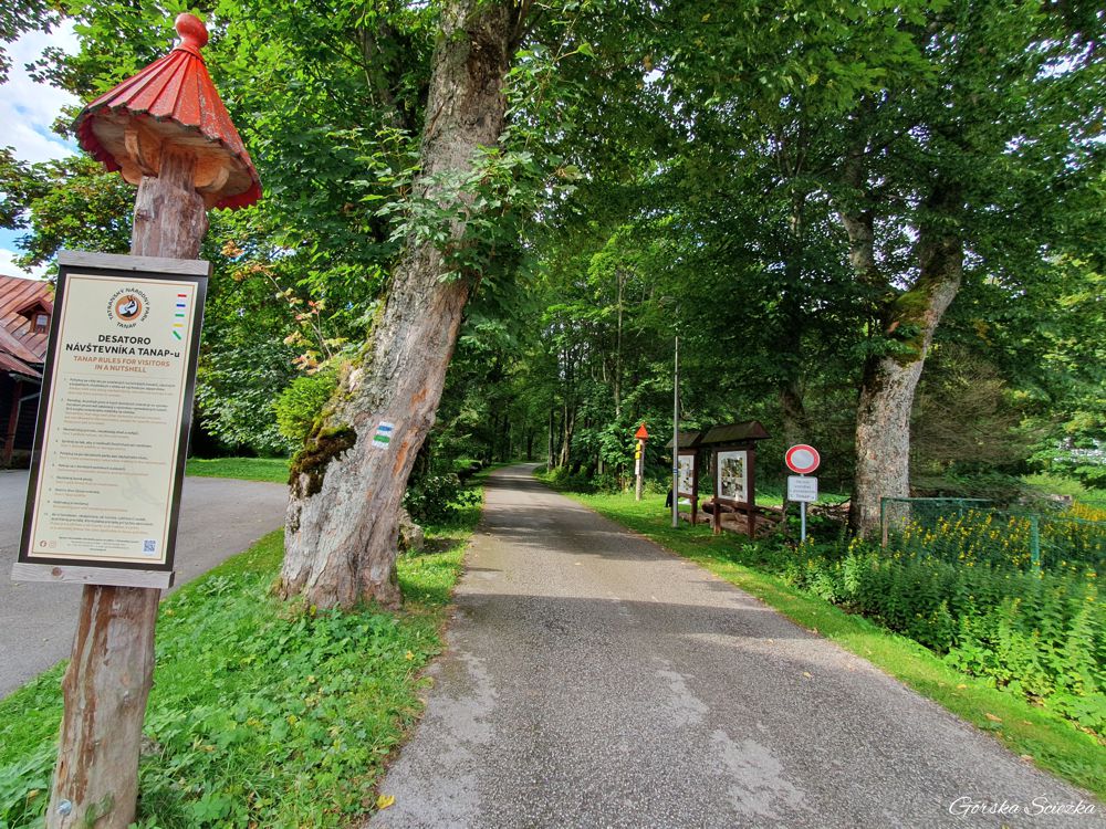 Przełęcz pod Kopą: Początek szlaku na Polanę pod Muraniem