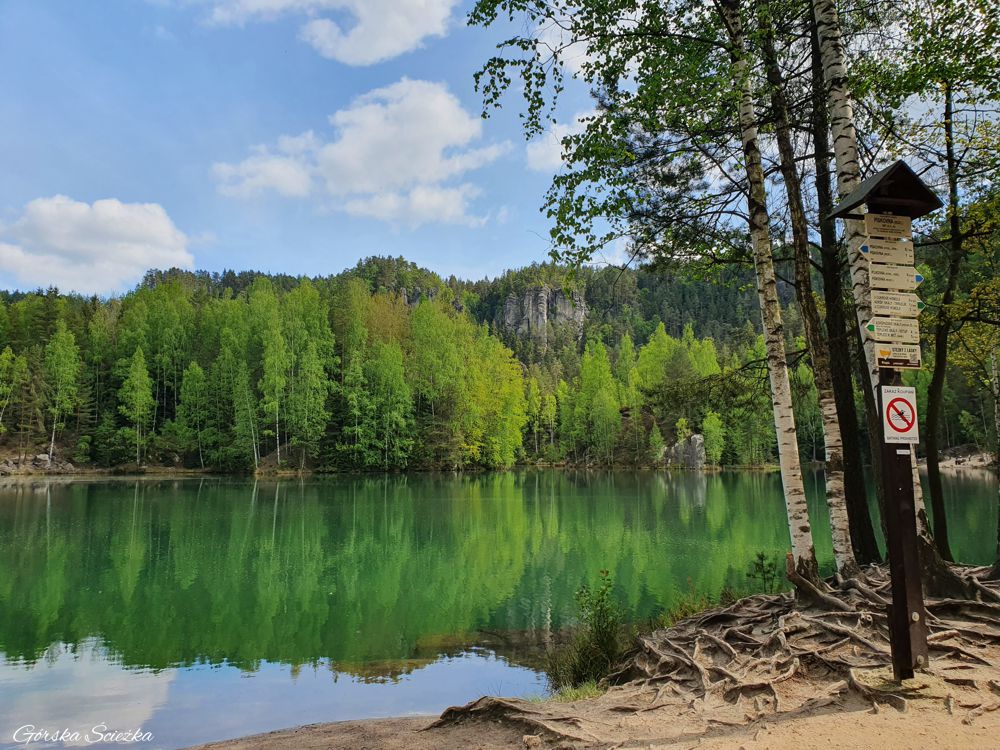 Jezioro w Skałach Adrszpaskich